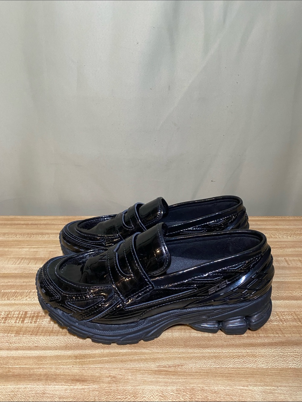 New Balance 1906LCR Black Patent Leather Crocs  Style Loafers Mens size 8